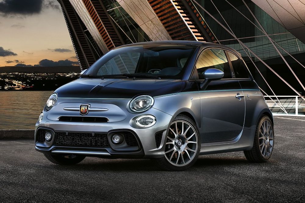 Abarth 695 1.4T Turismo (Convertible)