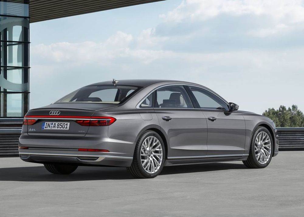 Audi A8 Image Listing 9