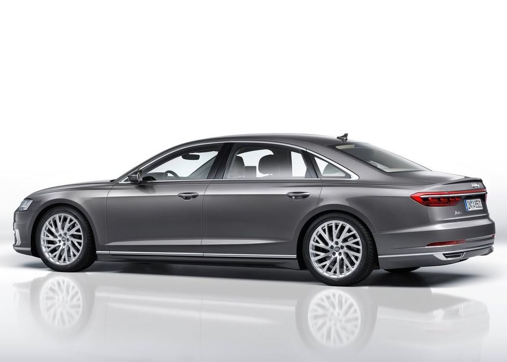 Audi A8 Image Listing 2