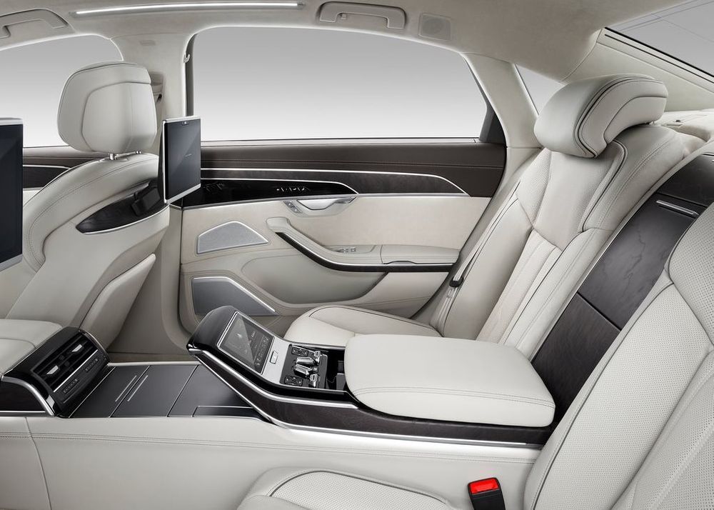 Audi A8 Image Listing 5