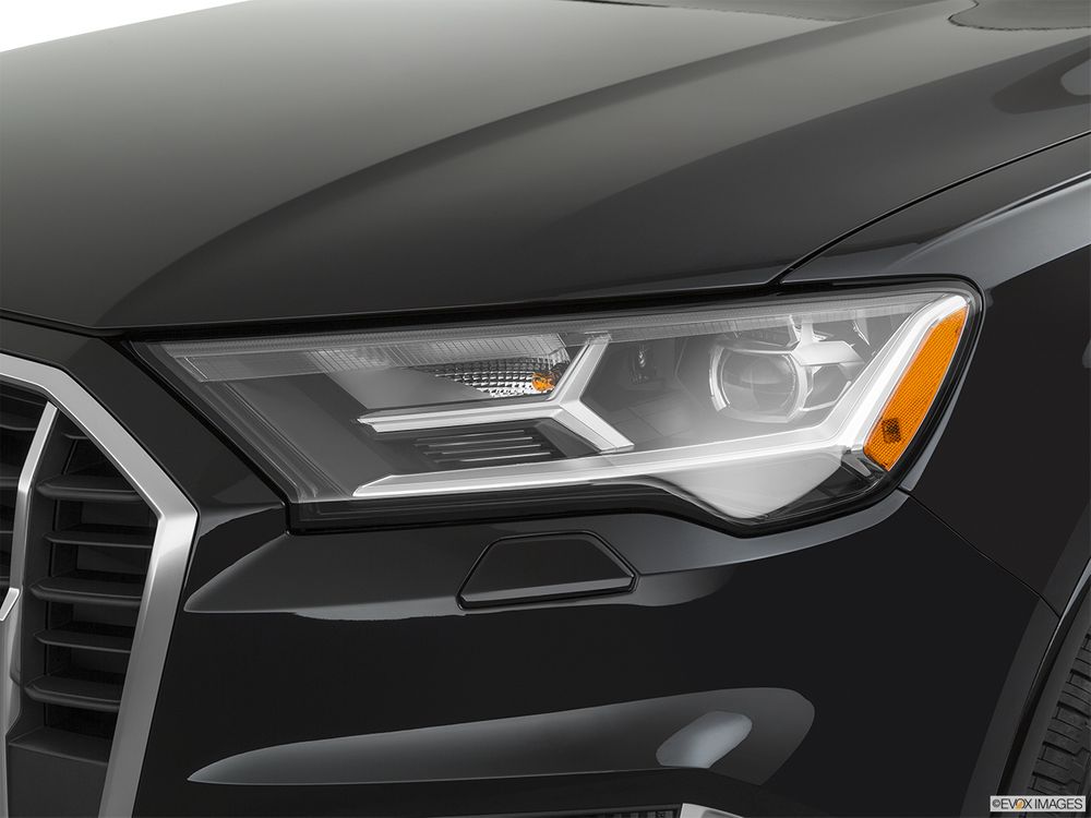 Audi Q7 Image Listing 3