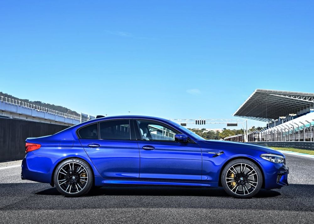BMW M5 Sedan Image Listing 4