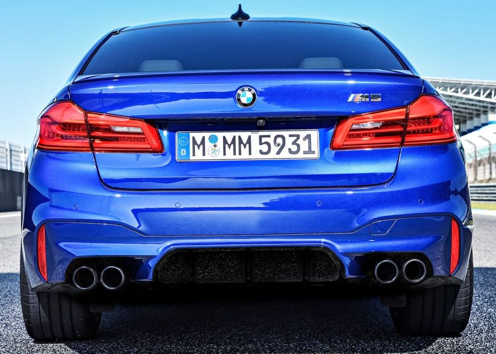 BMW M5 Sedan Image Listing 6