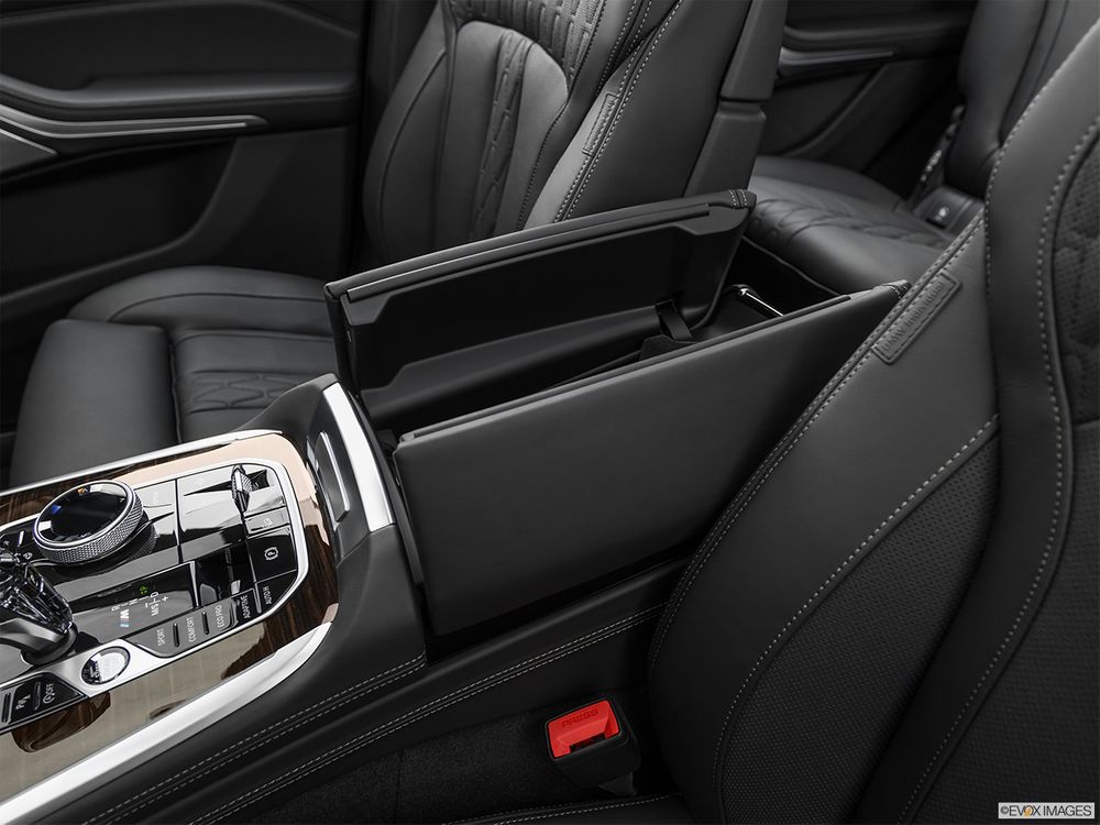 BMW X7 Image Listing 16