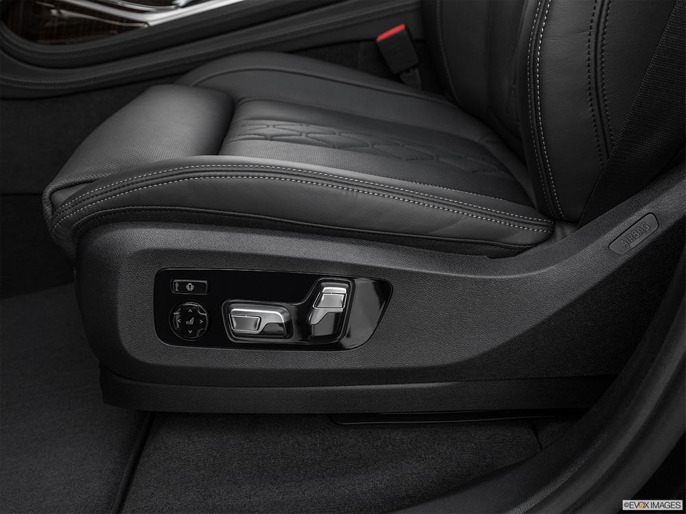 BMW X7 Image Listing 19
