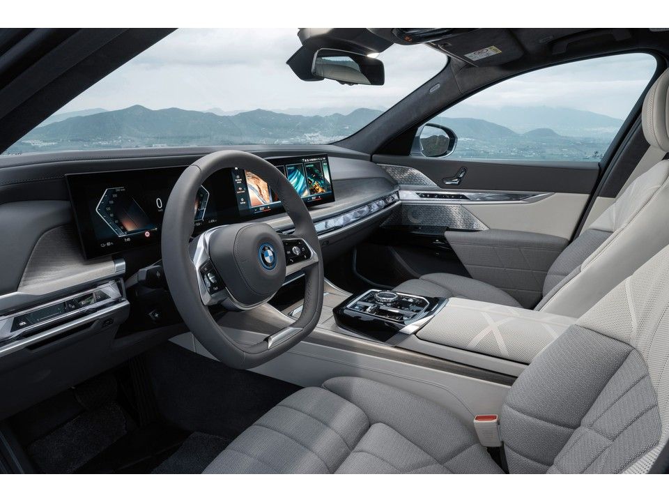 BMW i7 Image Listing 6