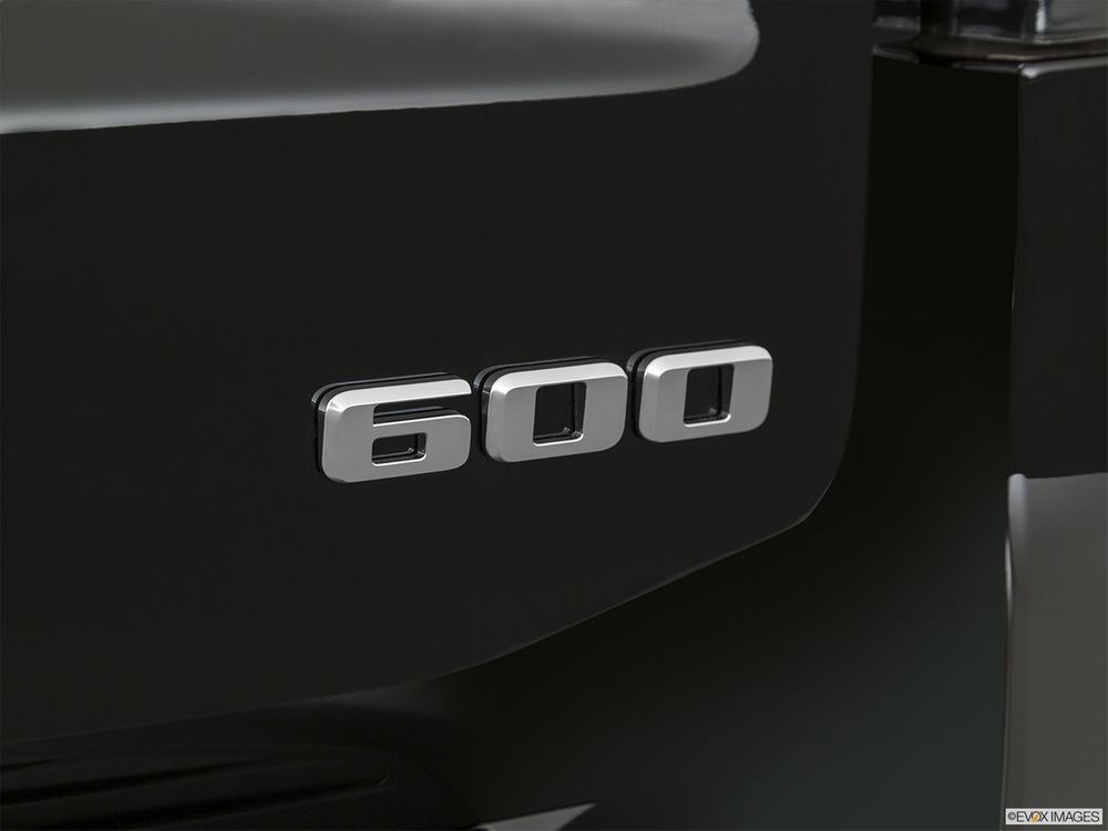 Cadillac Escalade Image Listing 31