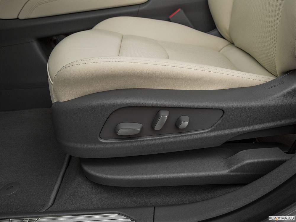 Cadillac XT5 Image Listing 18