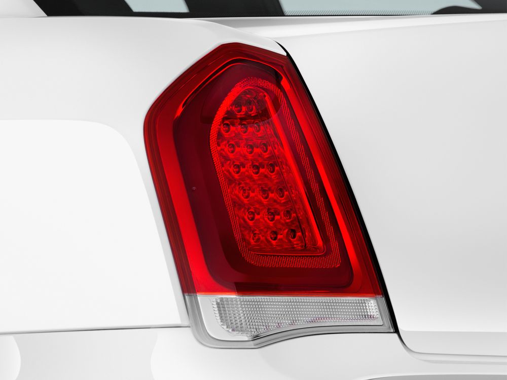 Chrysler 300C Image Listing 11