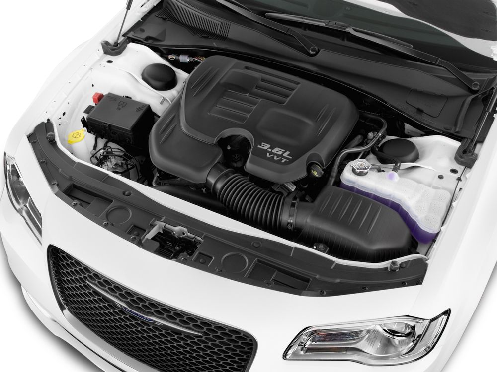 Chrysler 300C Image Listing 13