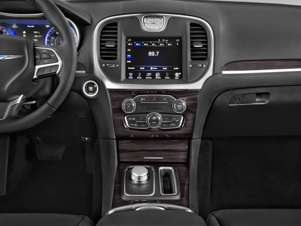 Chrysler 300C Image Listing 16