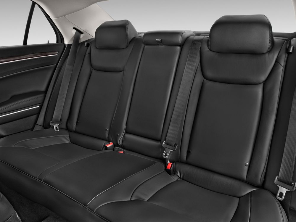 Chrysler 300C Image Listing 25