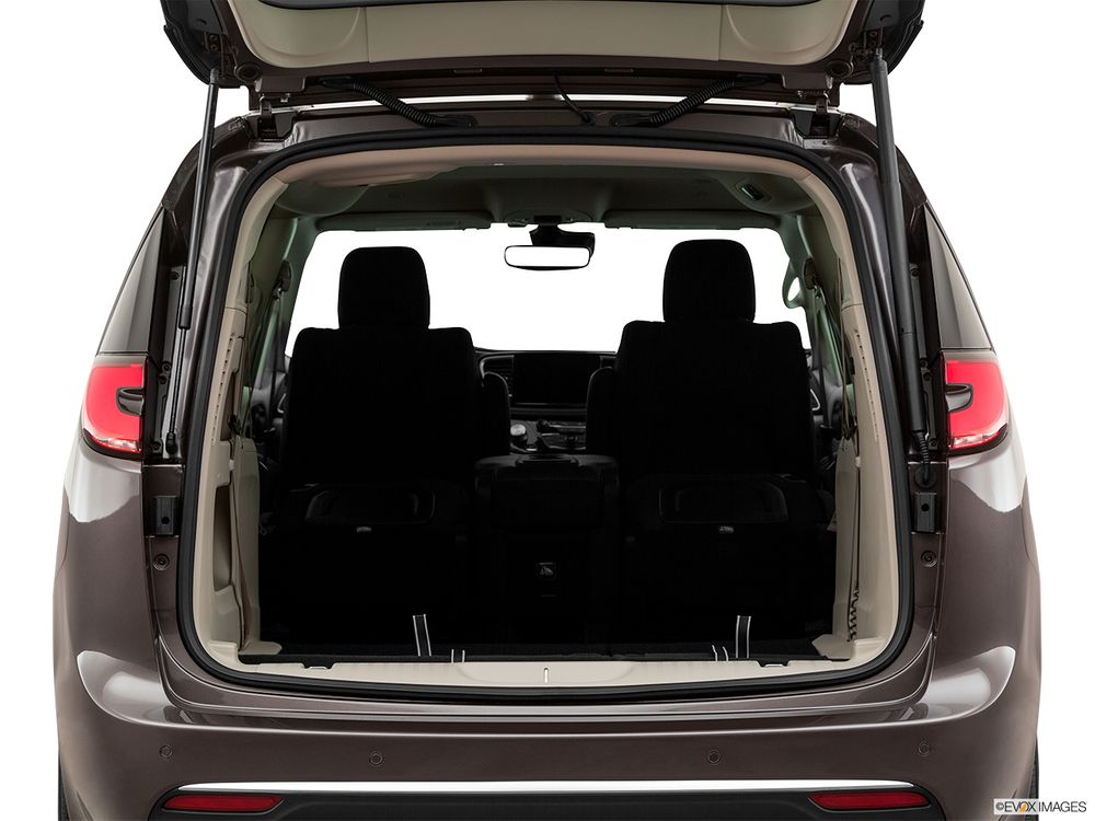 Chrysler Pacifica Image Listing 9