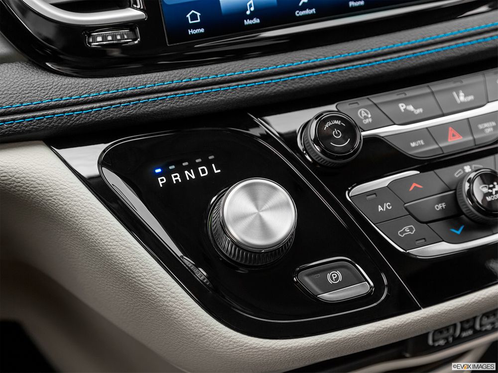 Chrysler Pacifica Image Listing 12