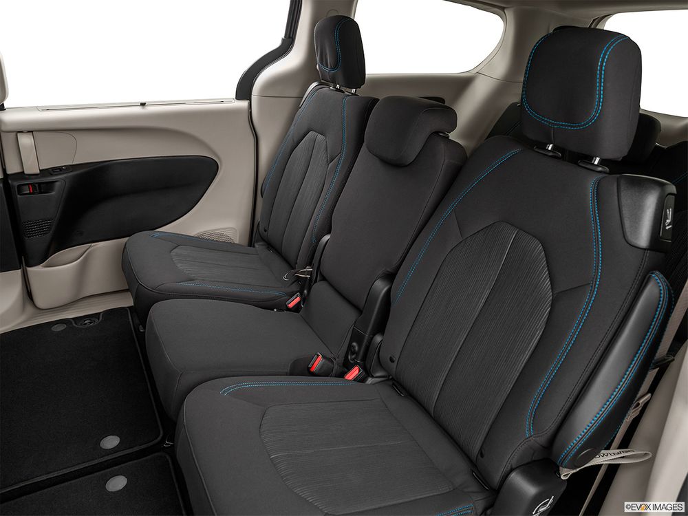 Chrysler Pacifica Image Listing 17