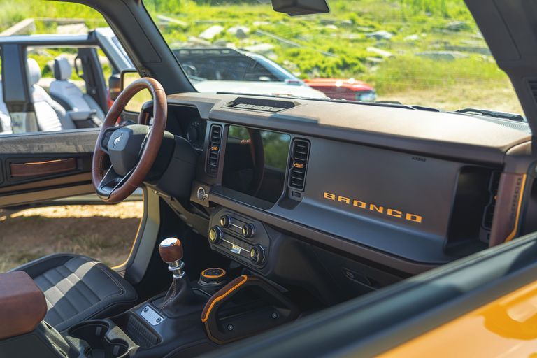 Ford Bronco 2-door Image Listing 9