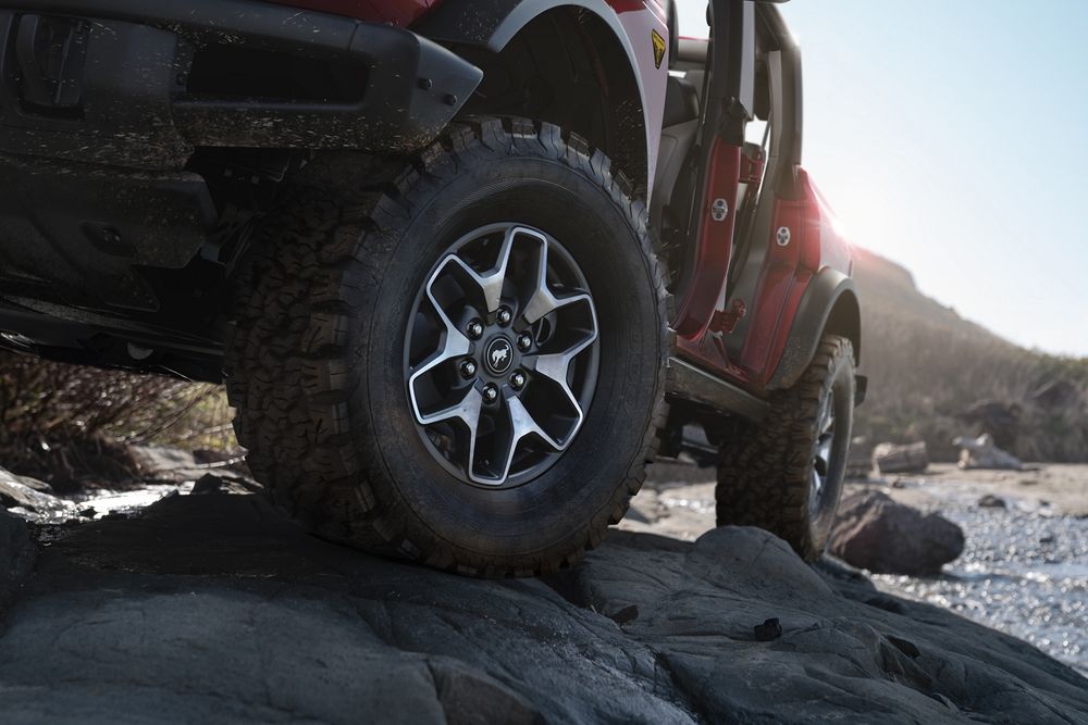 Ford Bronco Image Listing 10