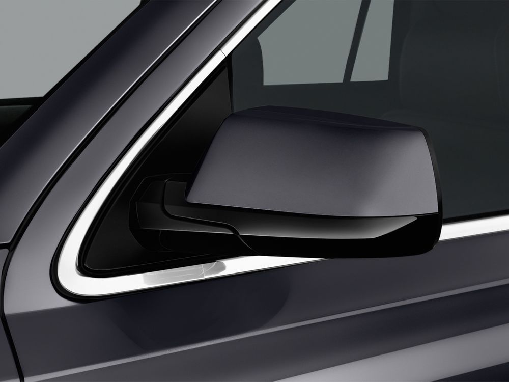 GMC Yukon XL Image Listing 17