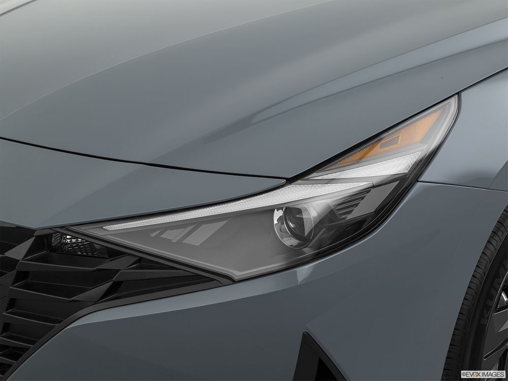 Hyundai Elantra Image Listing 3
