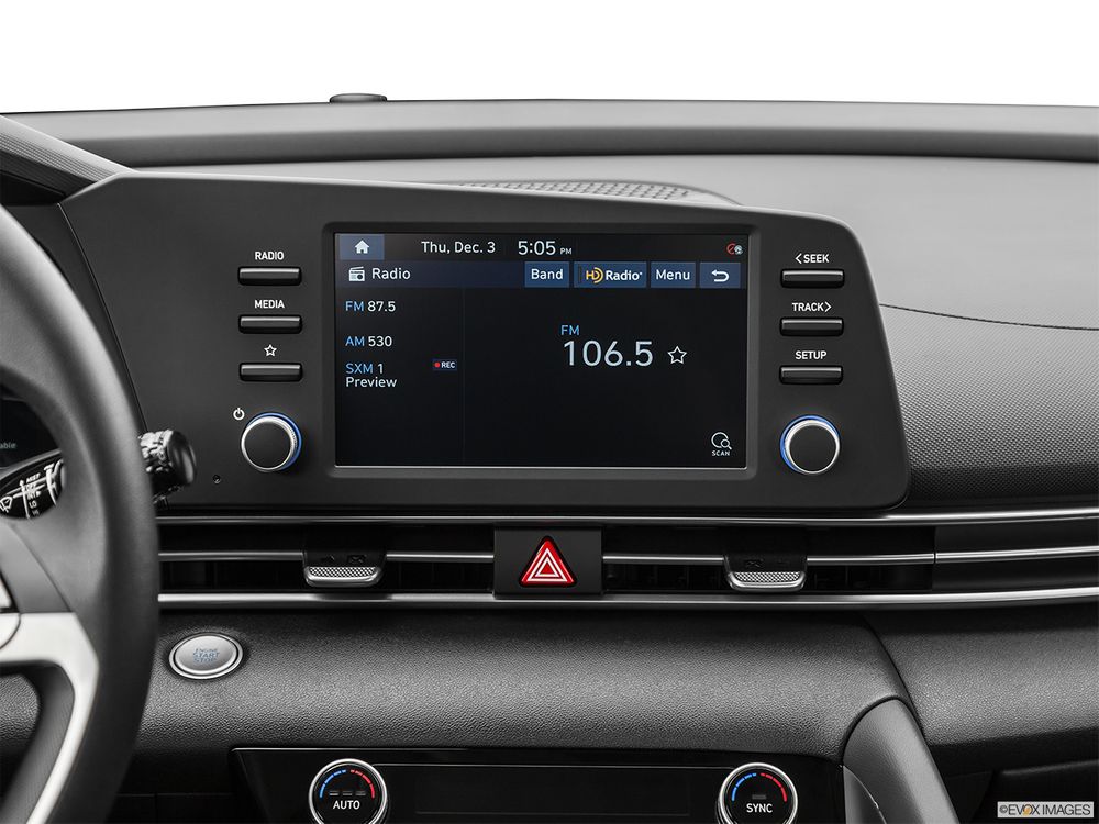 Hyundai Elantra Image Listing 13