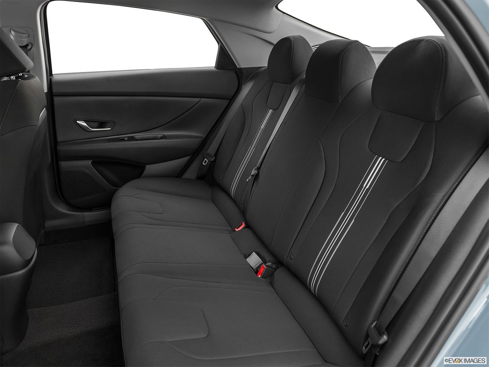 Hyundai Elantra Image Listing 15