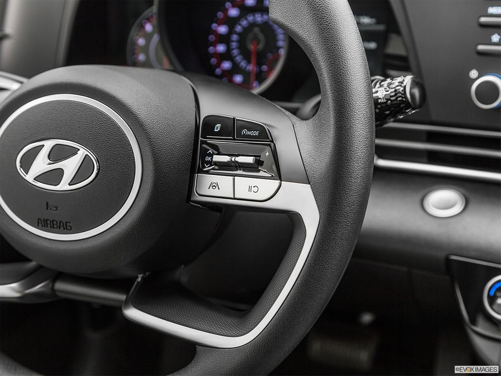 Hyundai Elantra Image Listing 17