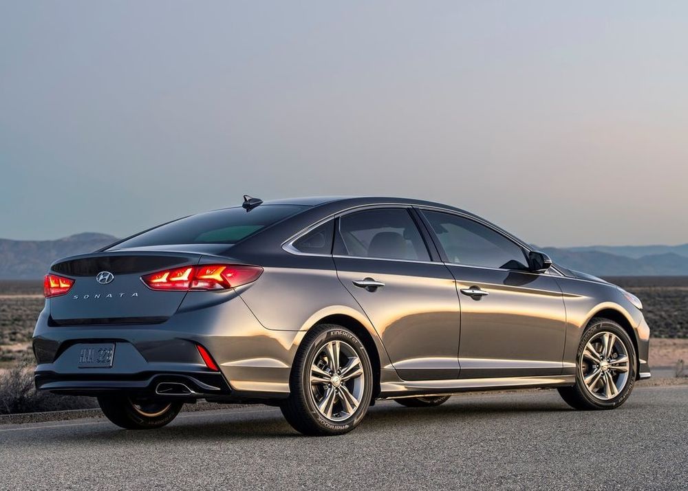 Hyundai Sonata Image Listing 11