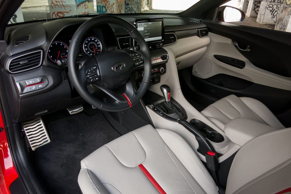 Hyundai Veloster Image Listing 5