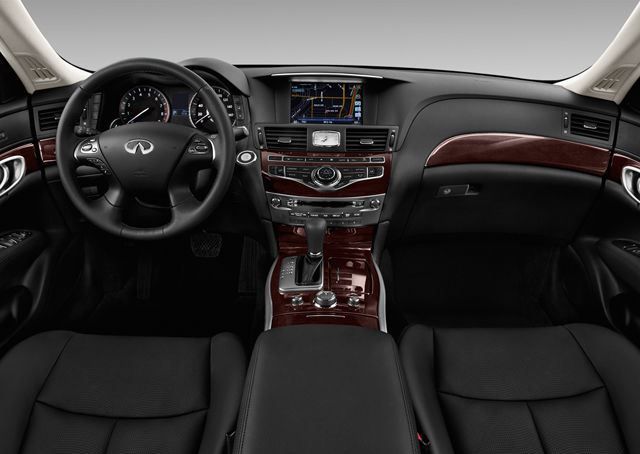 Infiniti Q70 Image Listing 15