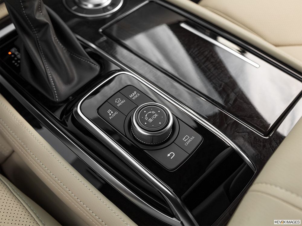 Infiniti QX80 Image Listing 31