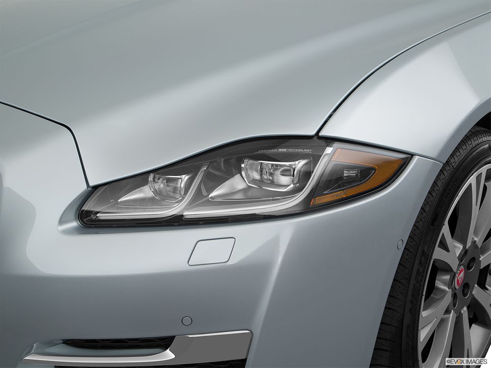 Jaguar XJ Image Listing 3