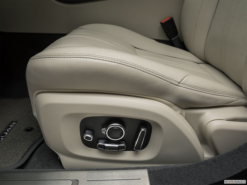 Jaguar XJ Image Listing 14