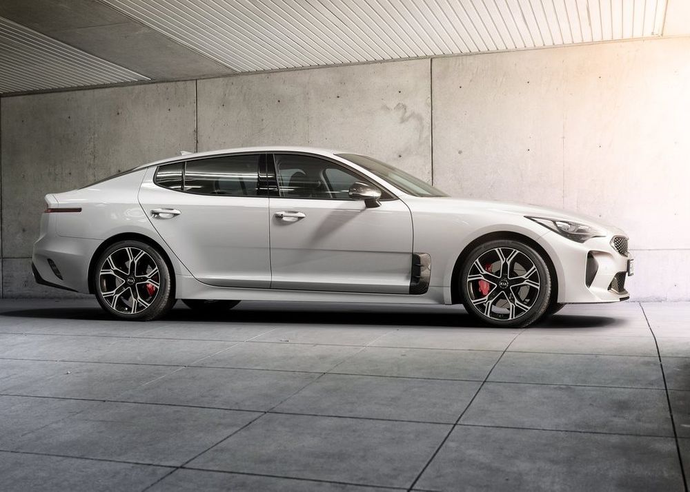 Kia Stinger Image Listing 10