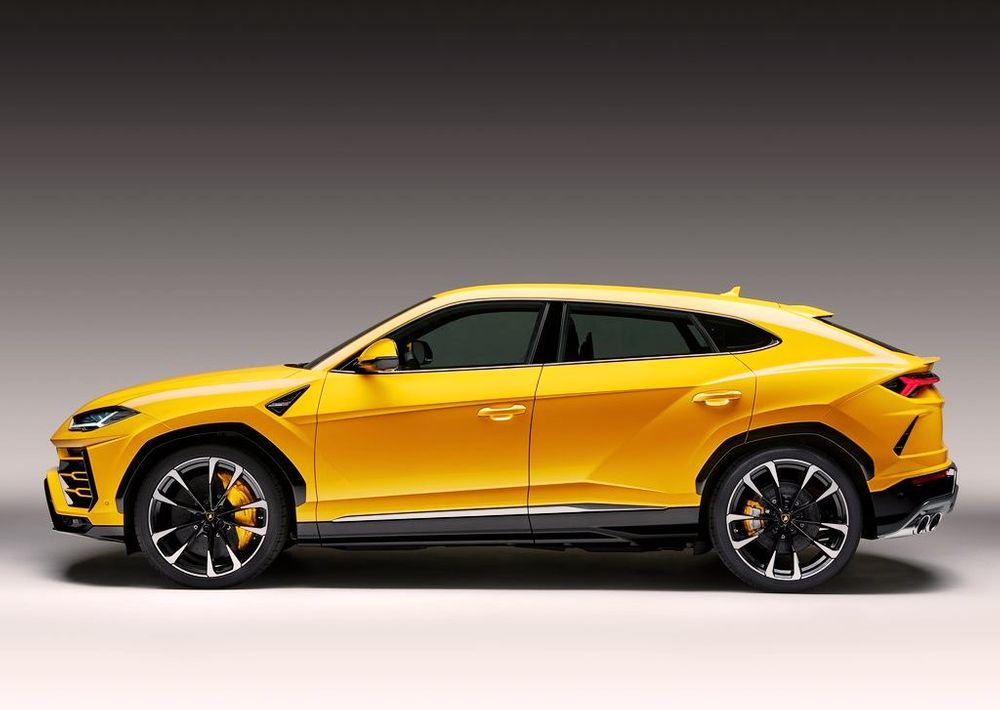 Lamborghini Urus Image Listing 3