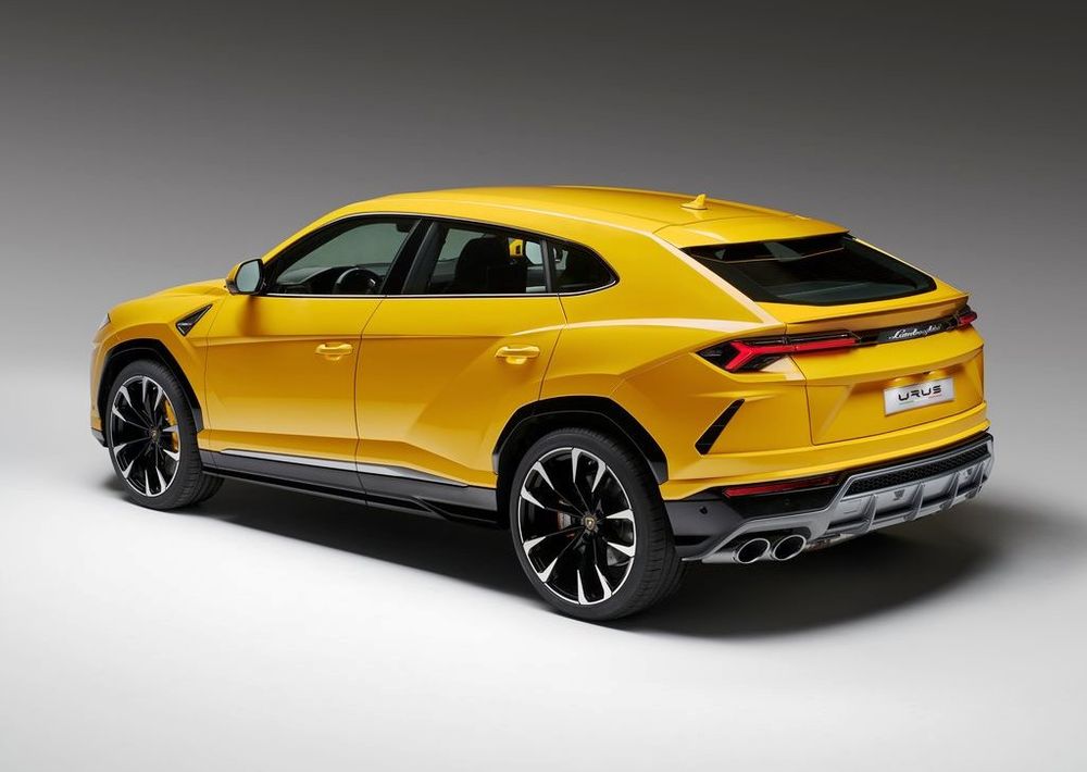 Lamborghini Urus Image Listing 4