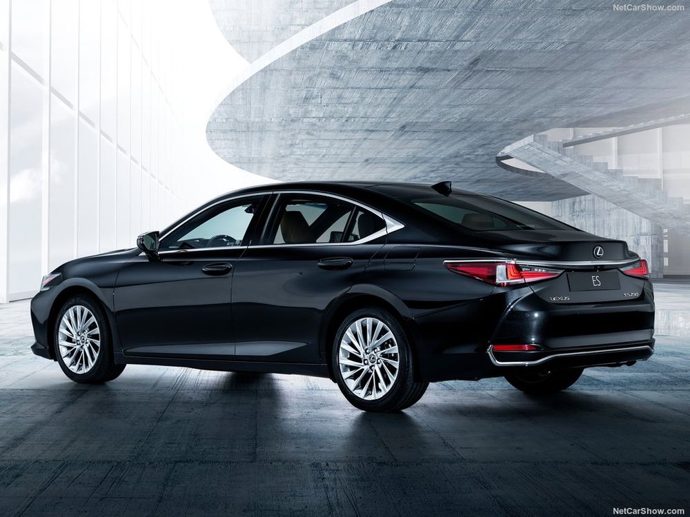 Lexus ES Image Listing 10