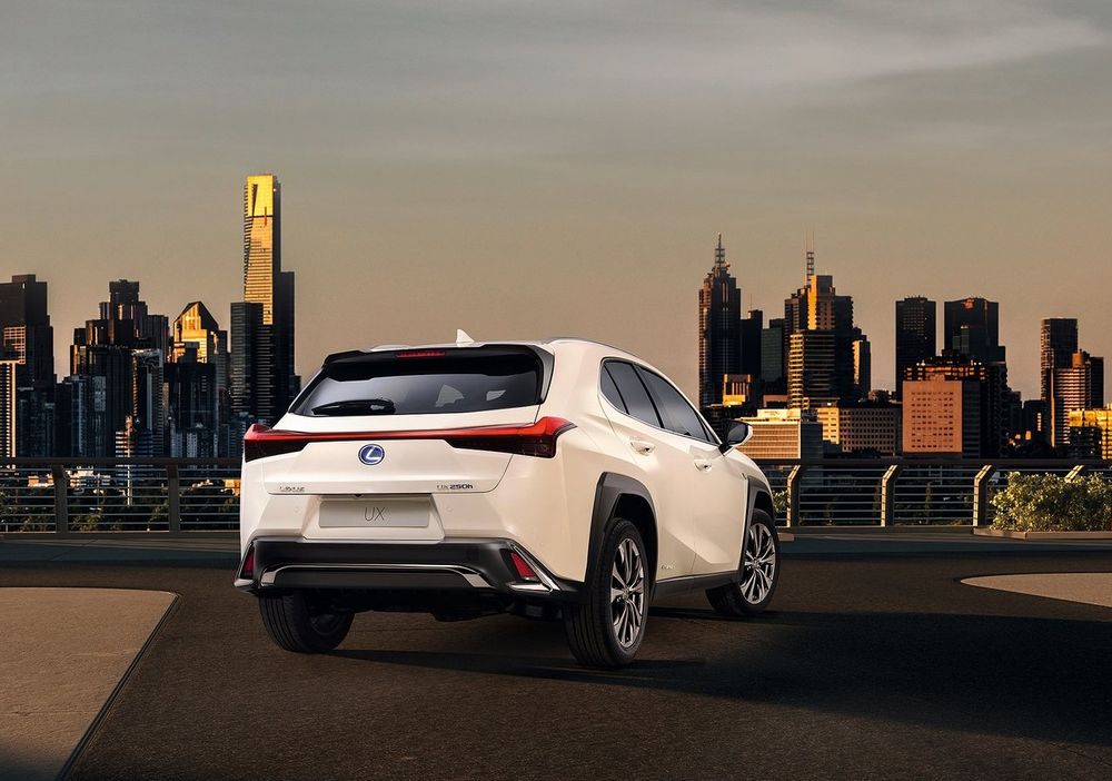 Lexus UX 200 Image Listing 3