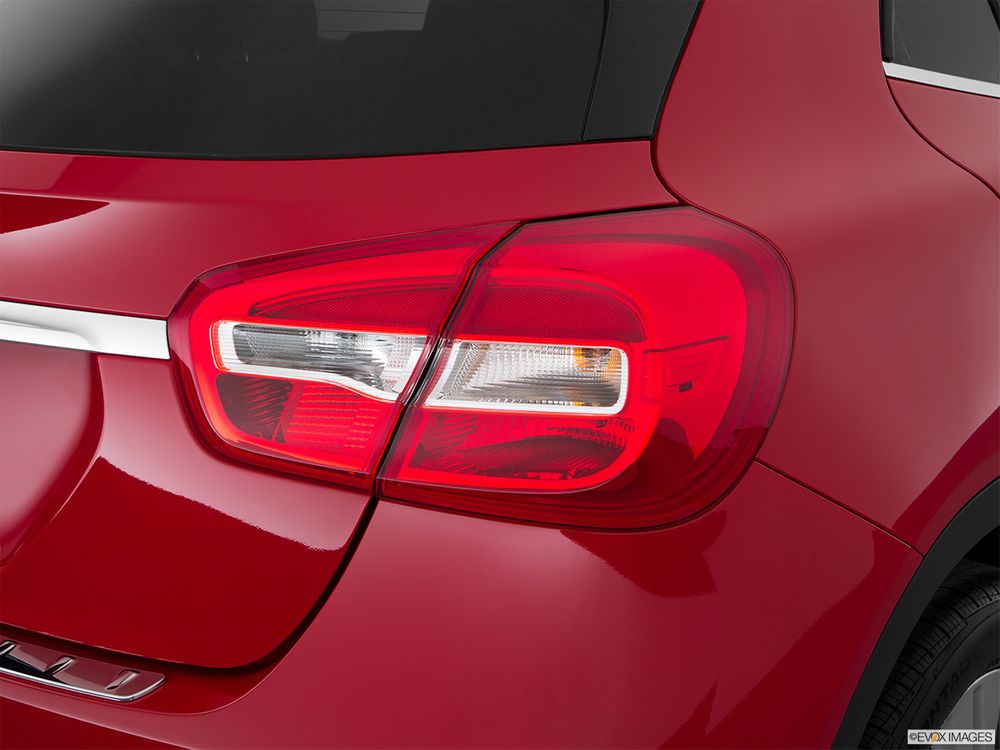 Mercedes-Benz GLA Image Listing 11