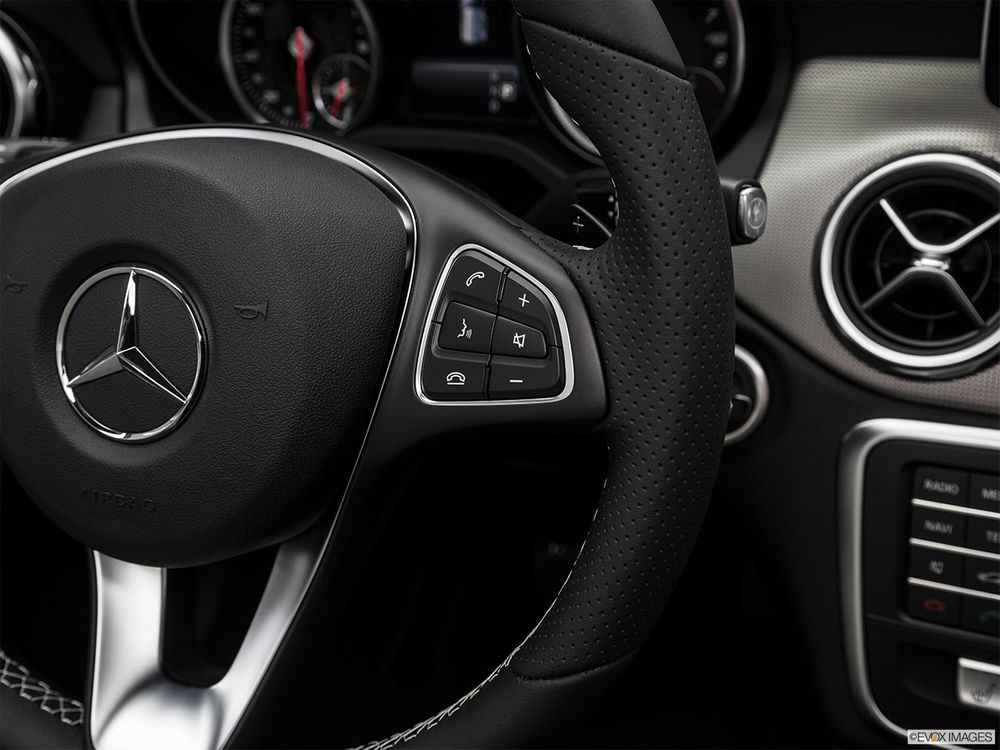 Mercedes-Benz GLA Image Listing 14