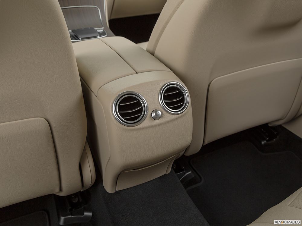 Mercedes-Benz GLC-Class Image Listing 20