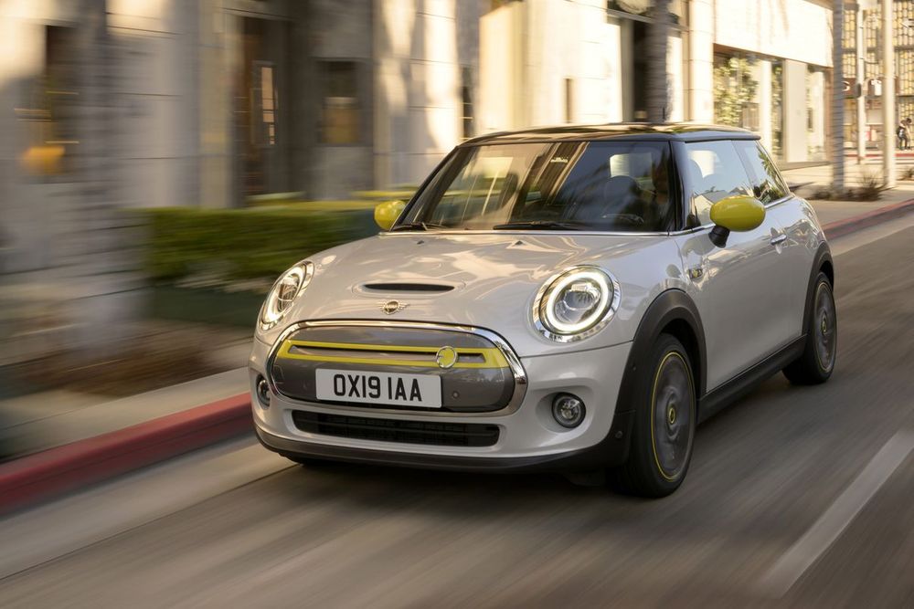 Mini SE EV Image Listing 3