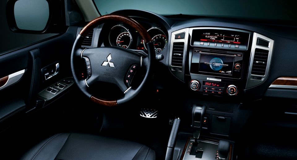 Mitsubishi Pajero Image Listing 9