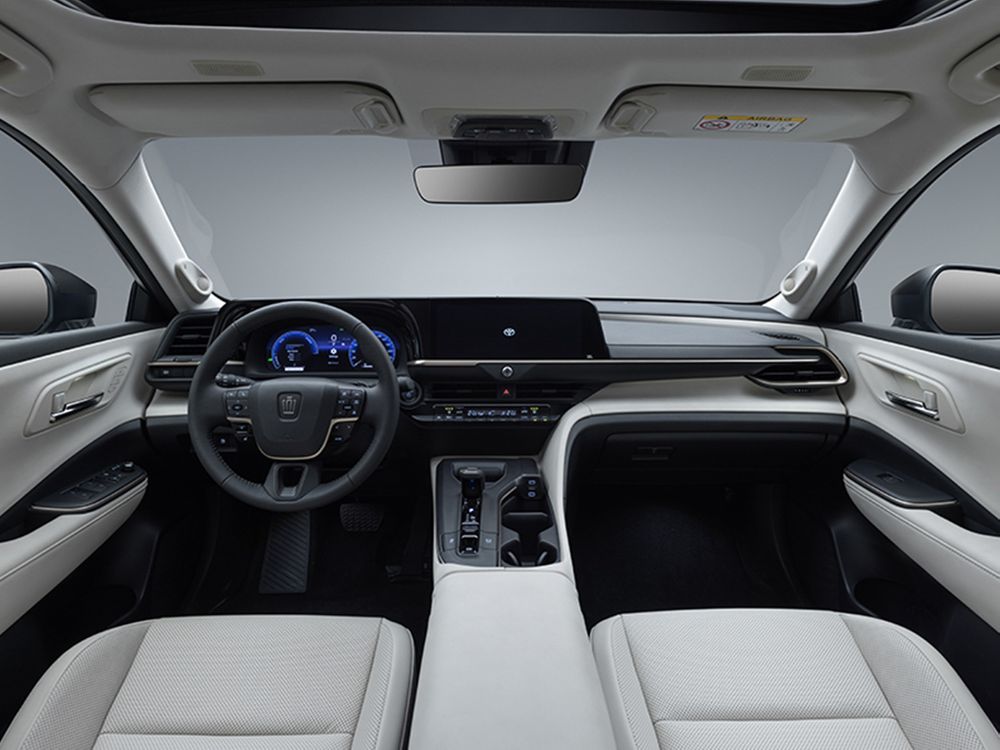 Toyota Crown Image Listing 7