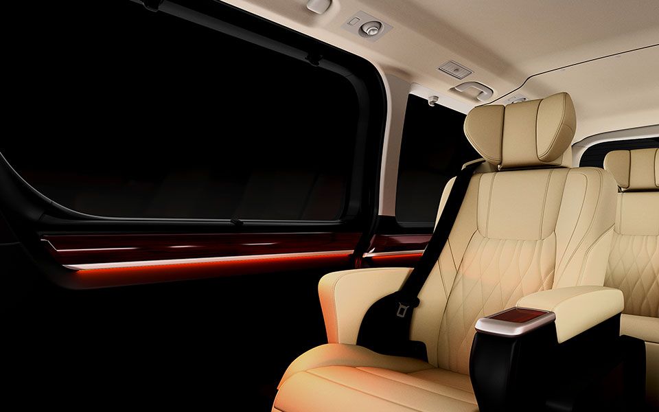Toyota Granvia Image Listing 3