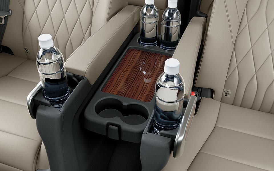 Toyota Granvia Image Listing 6