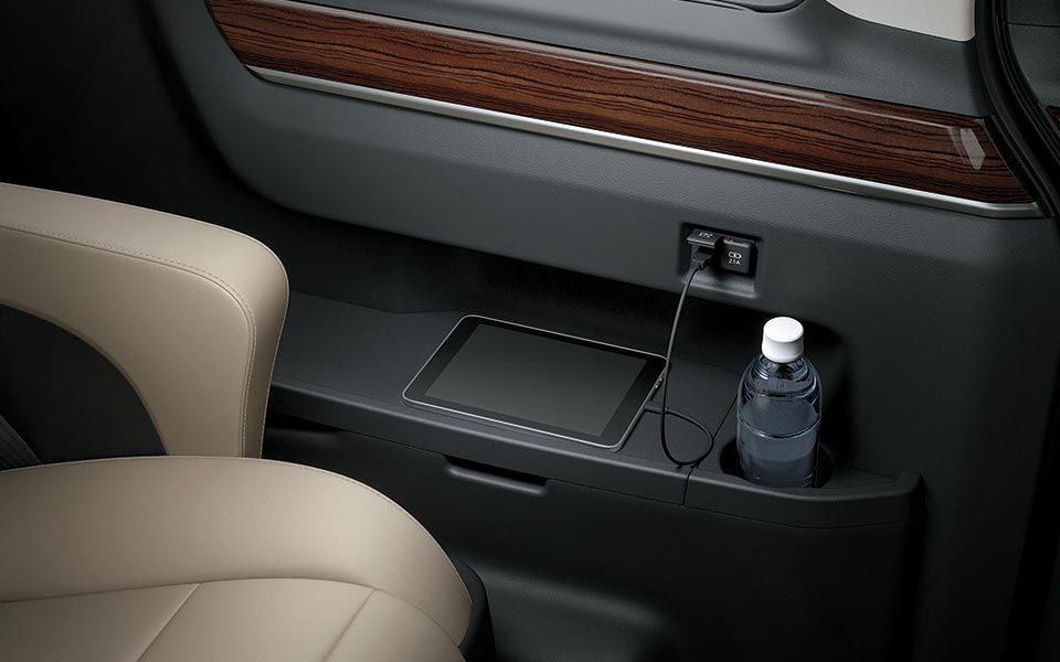 Toyota Granvia Image Listing 8