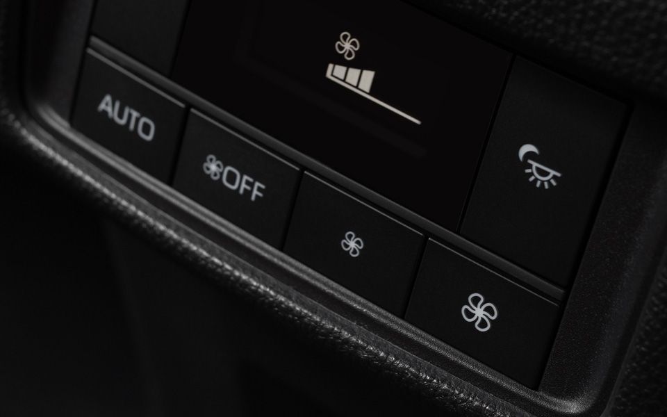 Toyota Innova Image Listing 12