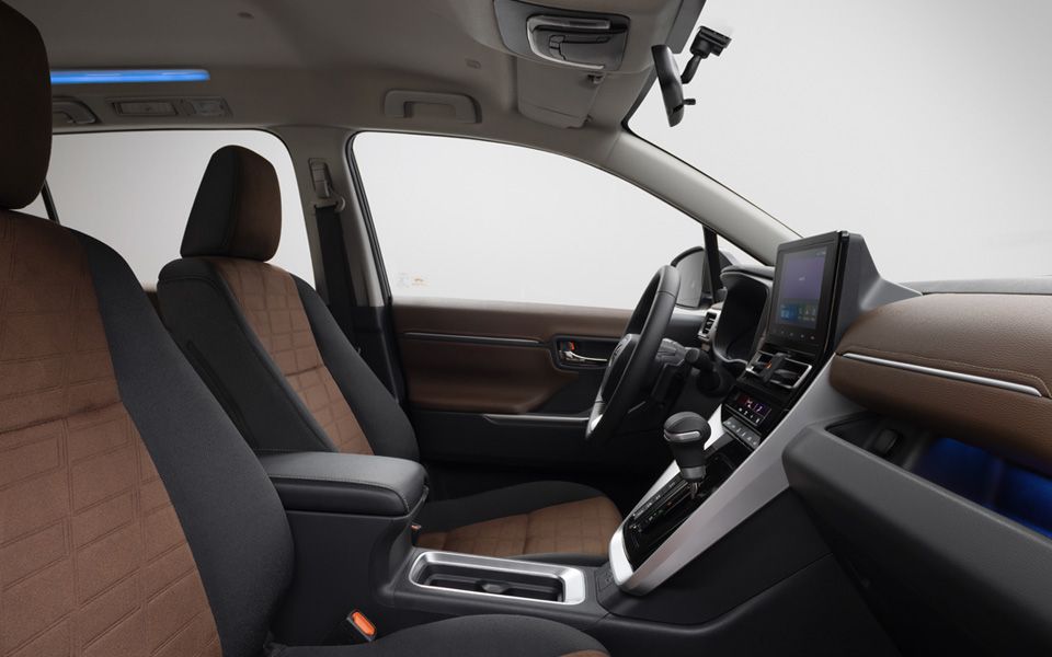 Toyota Innova Image Listing 9