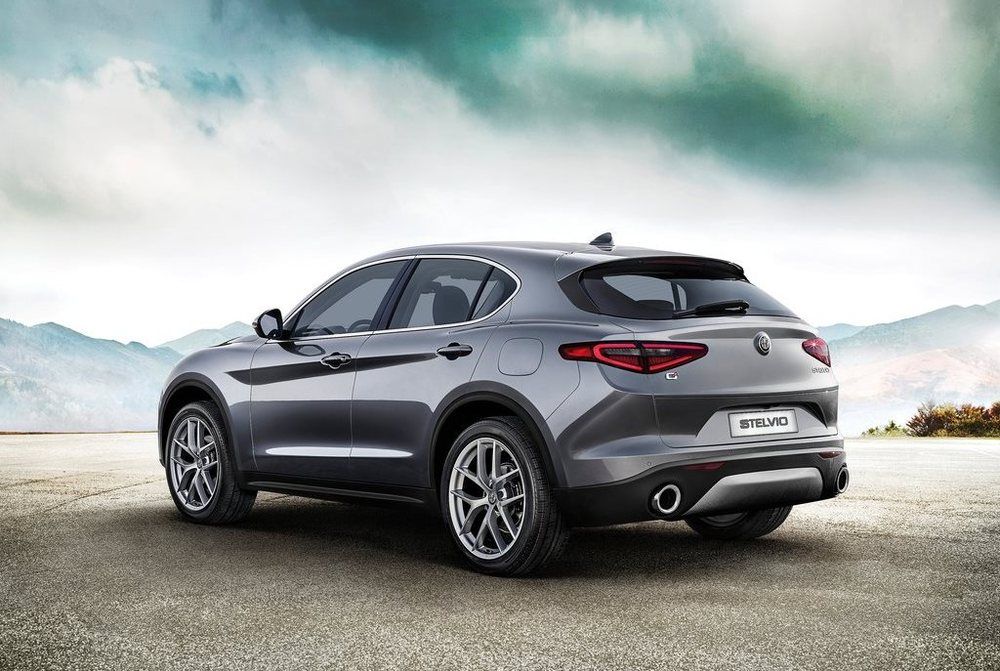 Alfa Romeo Stelvio Image Listing 7