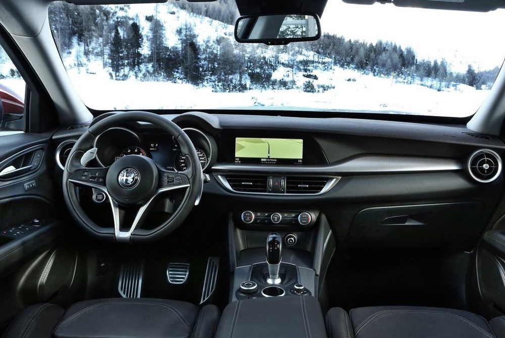Alfa Romeo Stelvio Image Listing 8
